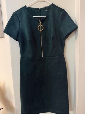 Calvin Klein Forest Green Short-Sleeve Sheath Dress with Gold Zip